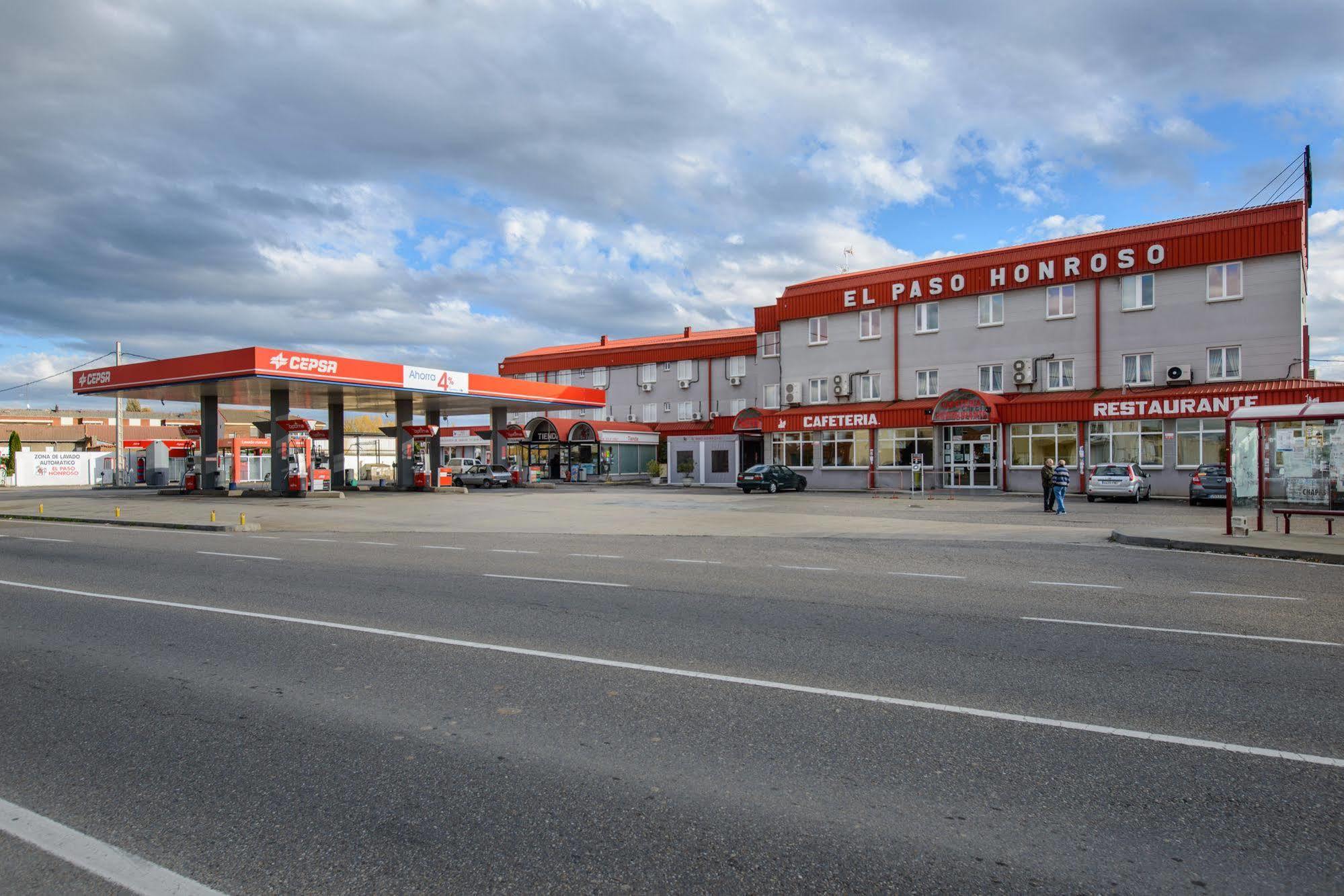 Hotel El Paso Honroso Hospital de Órbigo Kültér fotó