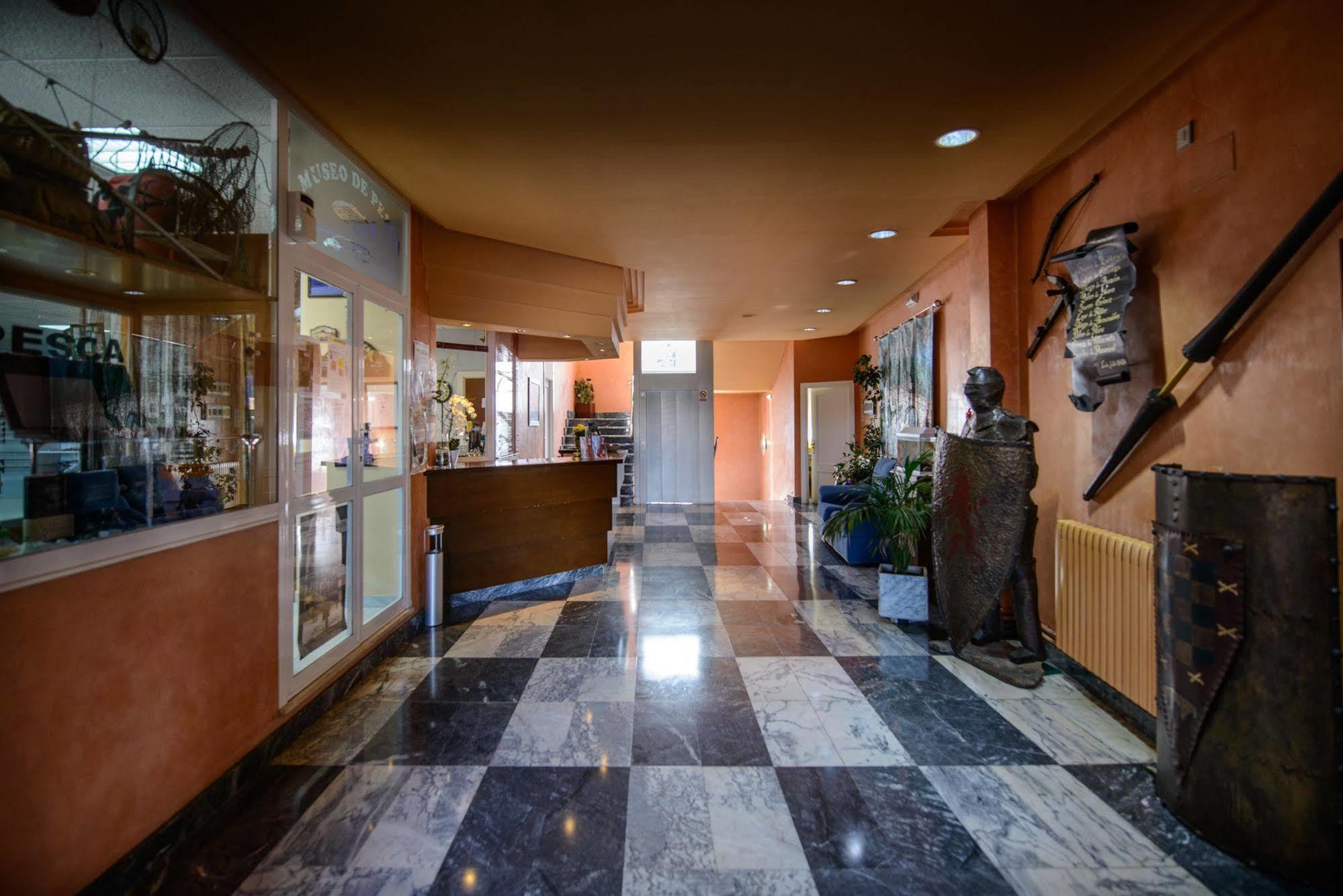 Hotel El Paso Honroso Hospital de Órbigo Kültér fotó