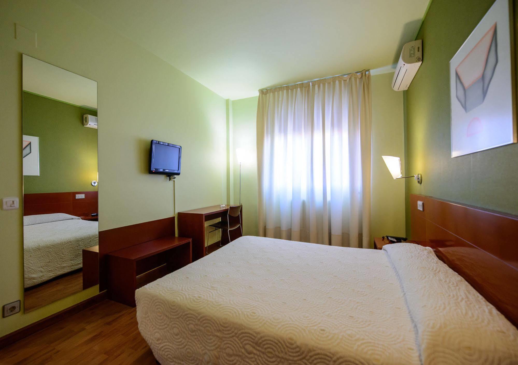 Hotel El Paso Honroso Hospital de Órbigo Kültér fotó