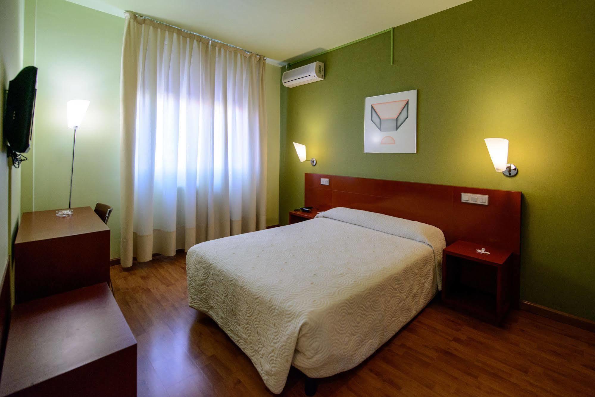Hotel El Paso Honroso Hospital de Órbigo Kültér fotó