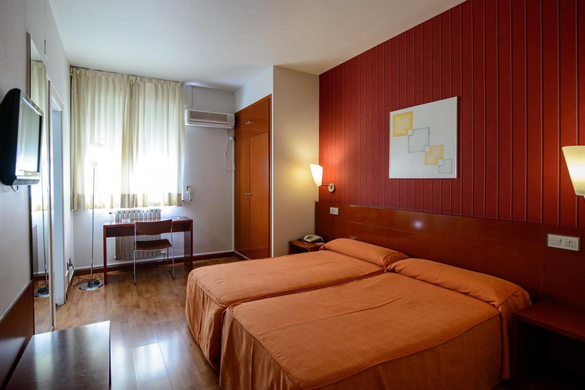 Hotel El Paso Honroso Hospital de Órbigo Kültér fotó